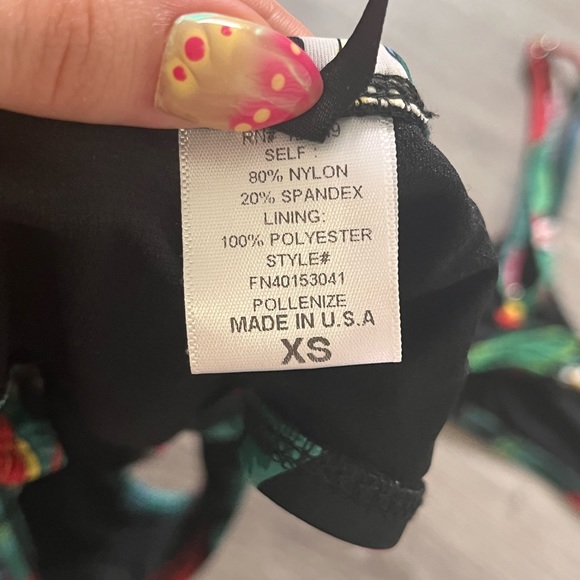 FASHION NOVA black/ tropical floral bikini set - Picture 5 of 6